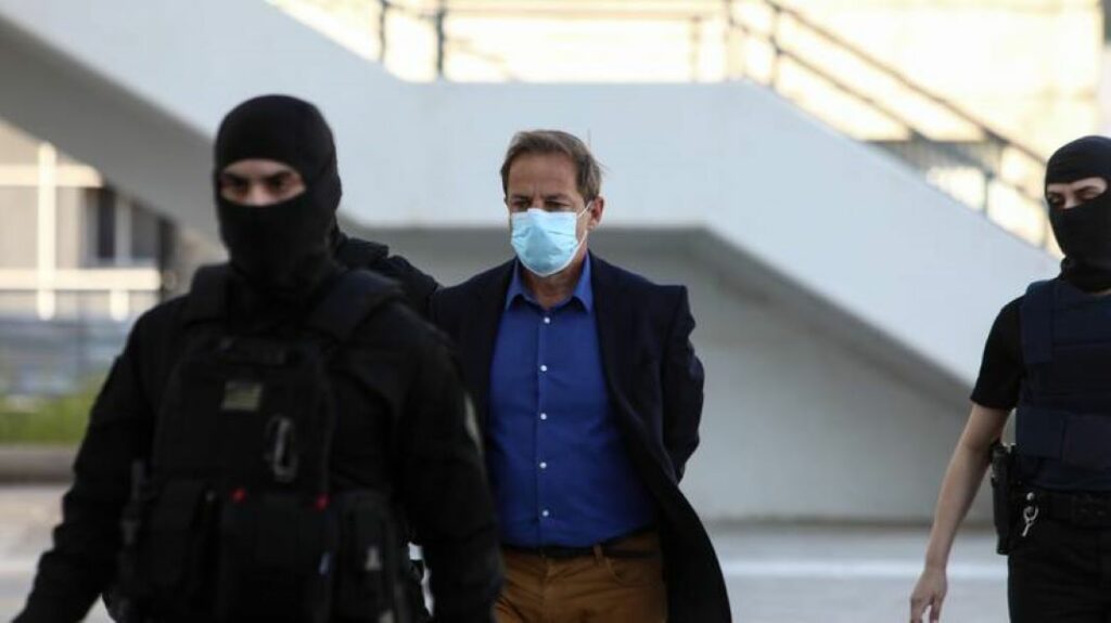Απολογείται ο Δημήτρης Λιγνάδης: «Αρνούμαι τις κατηγορίες, μπορεί να ξέφυγα αλλά δεν είμαι βιαστής»