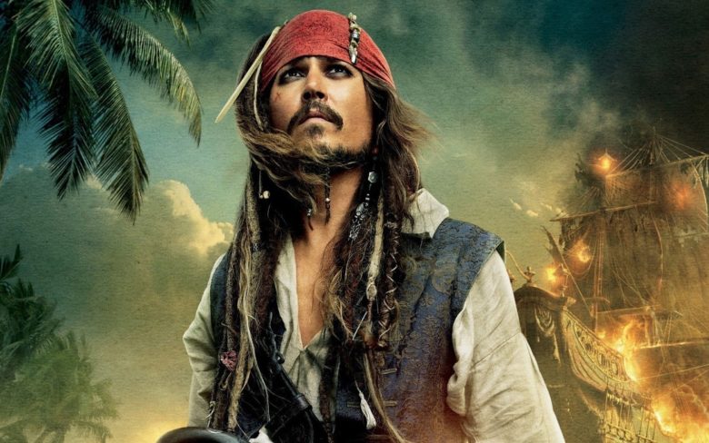 Τζόνι Ντεπ: Το κάστρο της Disneyland φωταγωγήθηκε με το πρόσωπο του διάσημου πειρατή