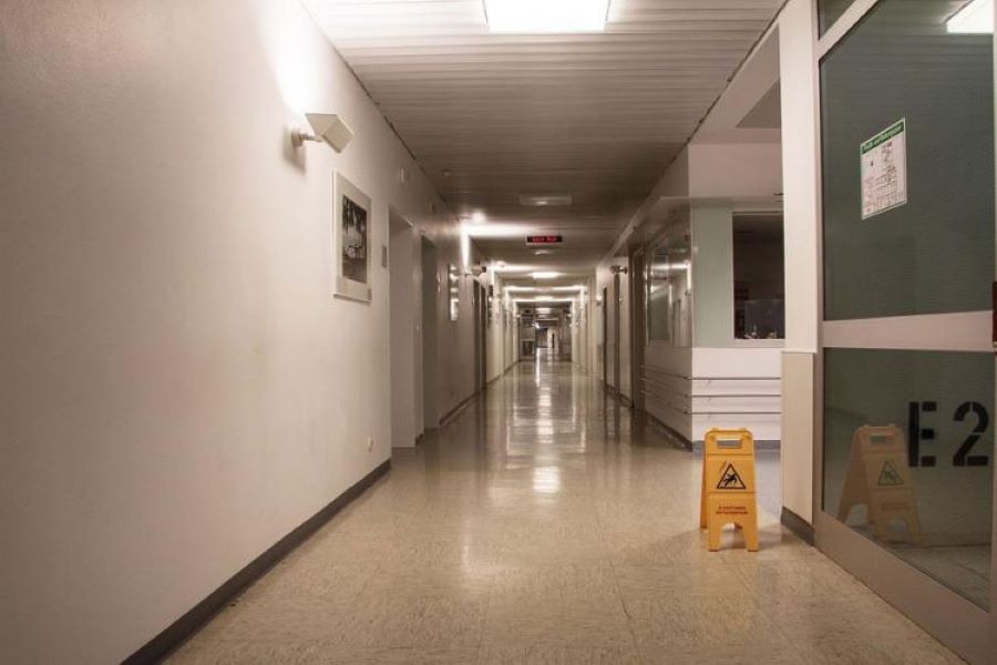 «Απομονωμένος, σε καλή κατάσταση» νοσηλεύεται ο άνδρας που είναι το πρώτο κρούσμα ευλογιάς των πιθήκων στην Ελλάδα