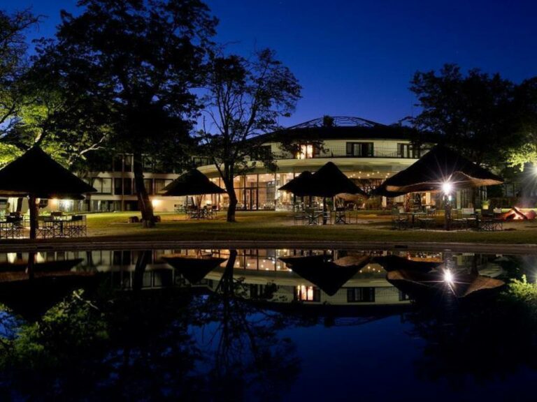 Ζιμπάμπουε: Πεντάστερο ξενοδοχείο χορηγεί στους πελάτες του ζεστό νερό με τον... κουβά