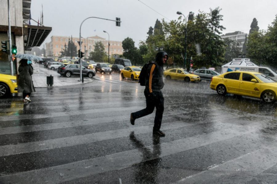 Καιρός: Καταιγίδες και χαλάζι σε πολλές περιοχές της χώρας σήμερα