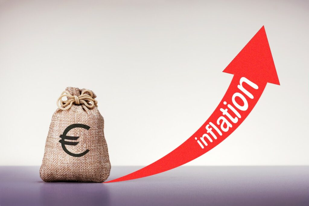 Eφιάλτης: Στο 12,1% ο πληθωρισμός τον Ιούνιο - Ανατιμήσεις 117% στο φυσικό αέριο, 70% στο ρεύμα