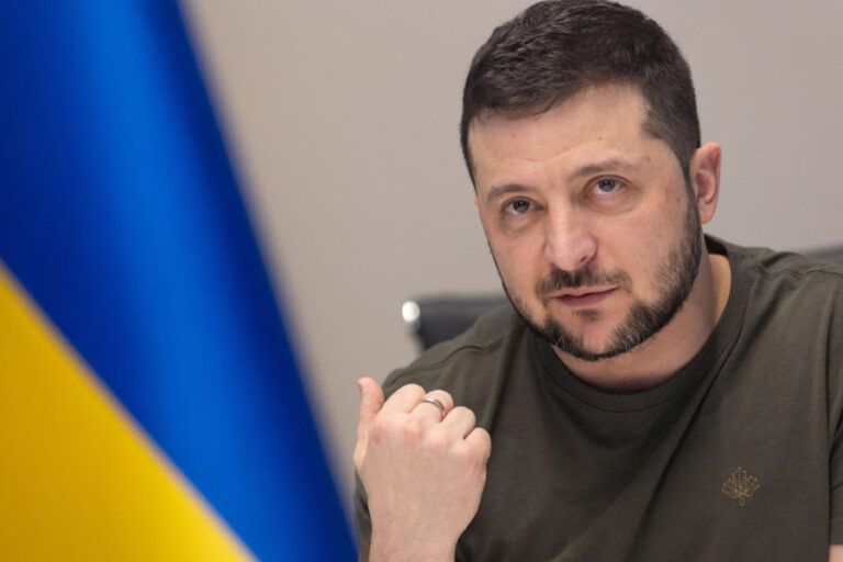 Ζελένσκι: Καθαίρεσε τον επικεφαλής των ειδικών δυνάμεων στο Ντονμπάς