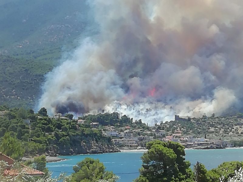 Φωτιά στο Πόρτο Γερμενό (Βίντεο)