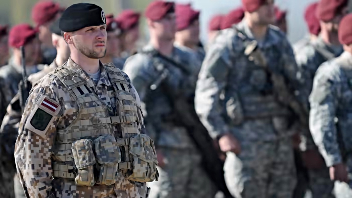 Λετονία, επιστροφή υποχρεωτικής στρατιωτικής θητείας.