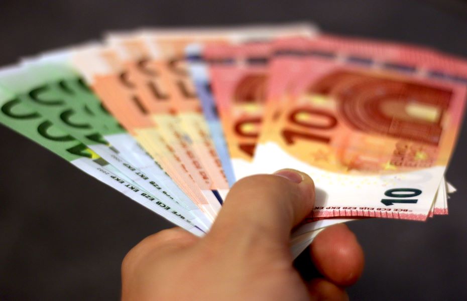 Επίδομα αδείας: Πώς υπολογίζεται - Ποιες είναι οι υποχρεώσεις του εργοδότη για την καλοκαιρινή άδεια