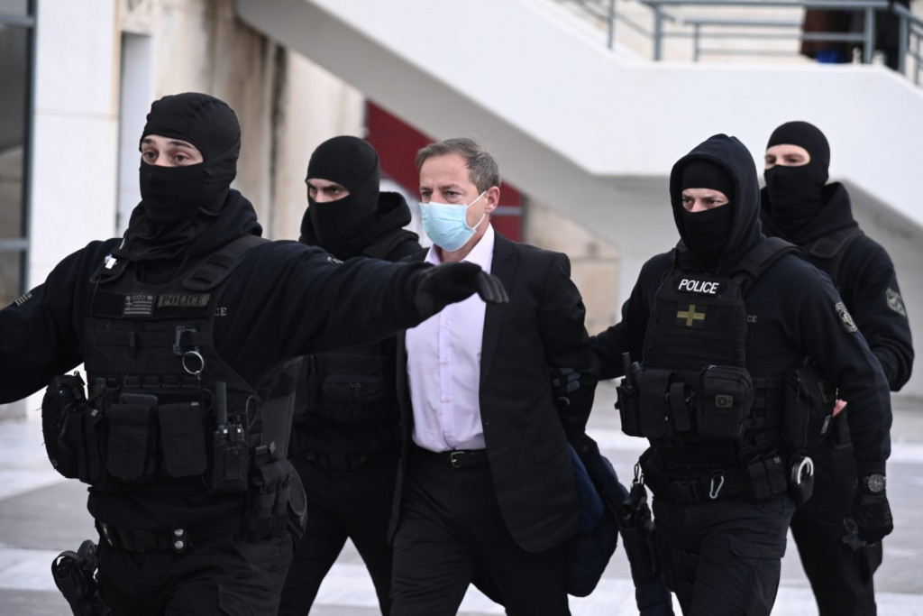Γλέντι στον Κορυδαλλό: Λιγνάδης μήνυση σε Λιάγκα και Σκορδά