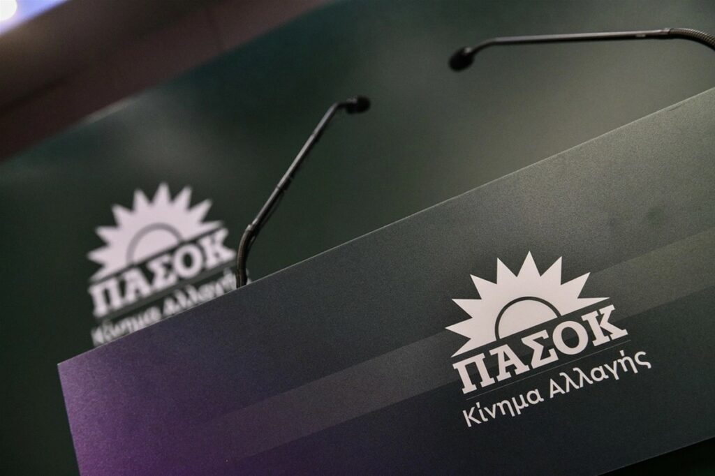 Ο …καφετζής της Χαριλάου Τρικούπη, φαν της Νάπολι και της κονόμας, που θέλει να γίνει νταραβεριτζής – διαπλεκόμενος, δεχόταν ευχές