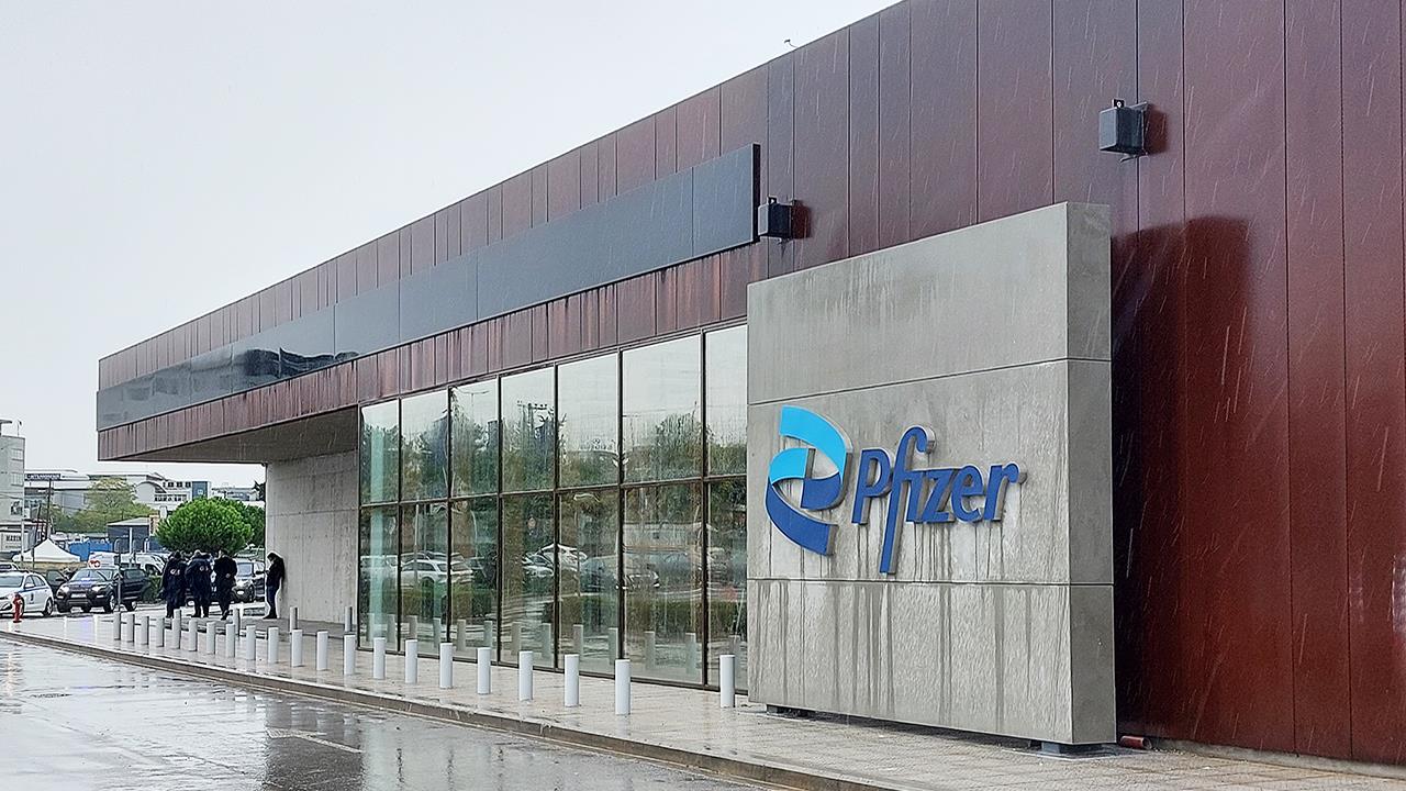 «Άρωμα Silicon Valley» έχουν φέρει τα δύο hub της Pfizer, σύμφωνα με τον Κυρ. Πιερρακάκη