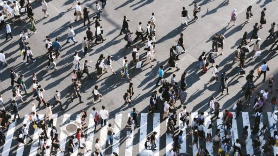 Eurostat: Συρρικνώθηκε λόγω Covid-19 ο πληθυσμός της ΕΕ