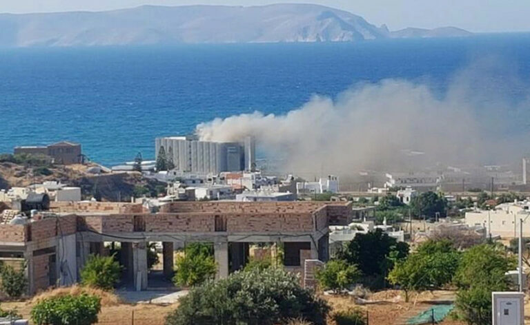 Φωτιά σε ξενοδοχείο στην Κρήτη- Μάχες με ενεργά μέτωπα δίνει η Πυροσβεστική σε όλη τη χώρα