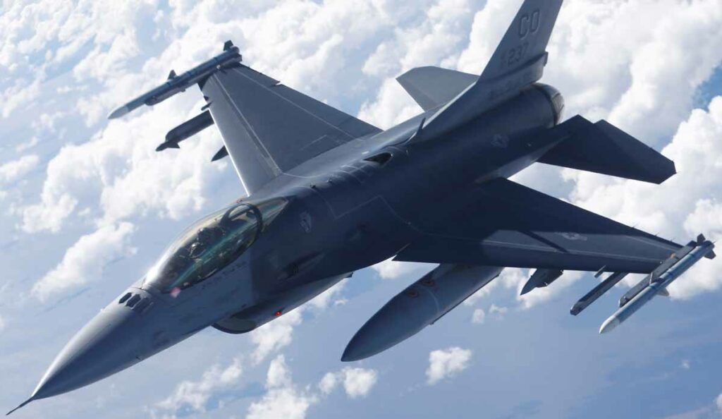 f16