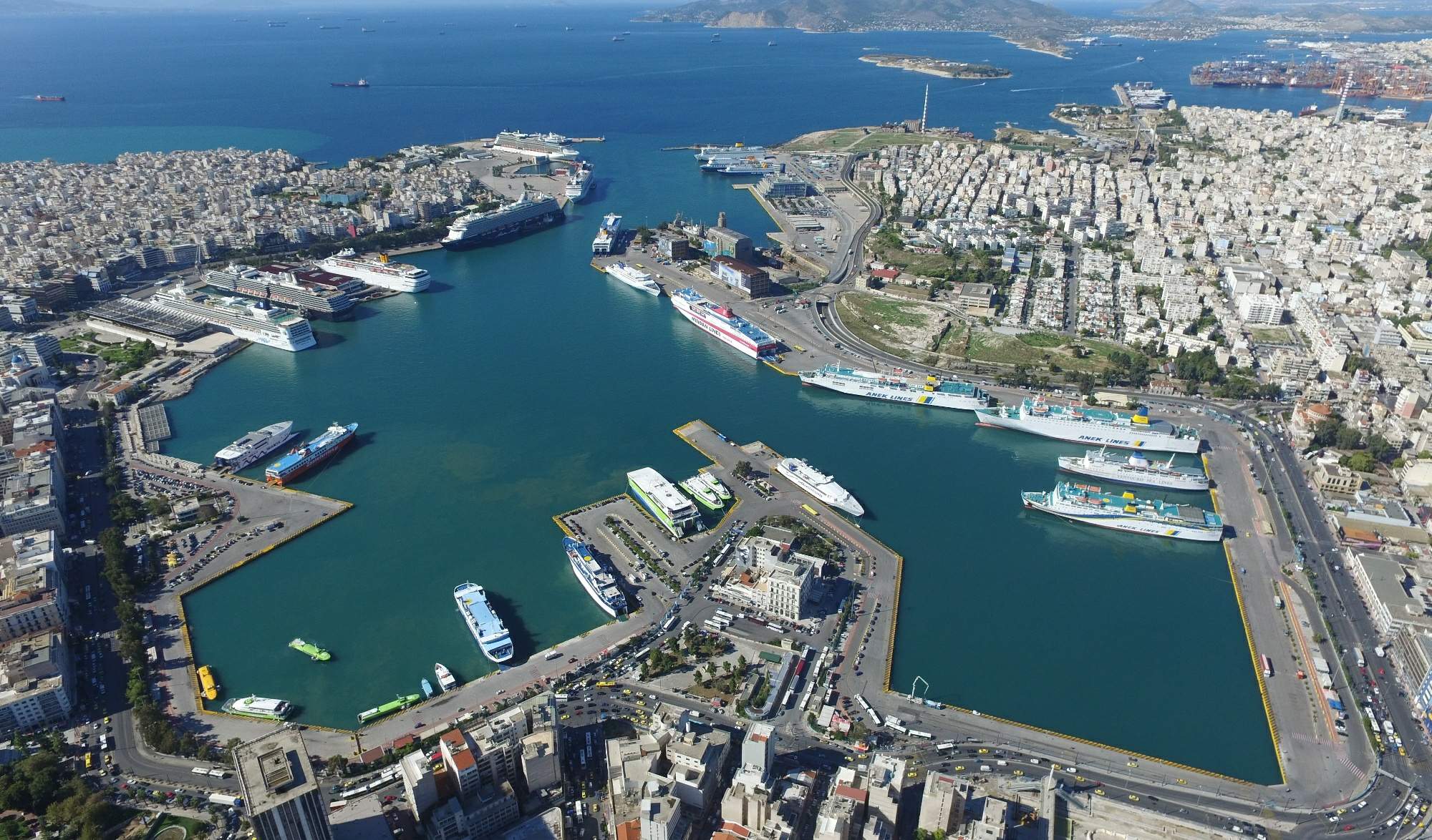 Στο τοπ 10 των παγκόσμιων ναυτιλιακών κέντρων Αθήνα - Πειραιάς