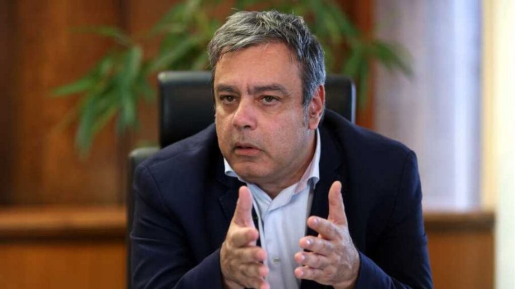 Σάλος με βίντεο του Βερναρδάκη: Αποκαλεί την Κεραμέως «Πισπιρίγκου της Παιδείας»
