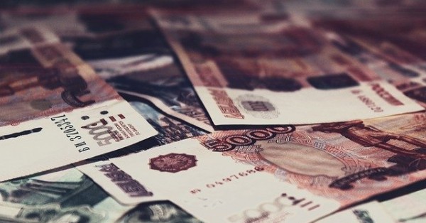 Ρωσία: Πλεόνασμα-ρεκόρ 20ετίας έφεραν οι κυρώσεις