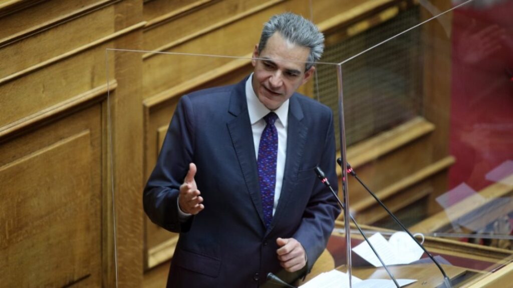 Ένταση στη Βουλή με τις δηλώσεις Συρίγου για το Πολυτεχνείο και την Χούντα