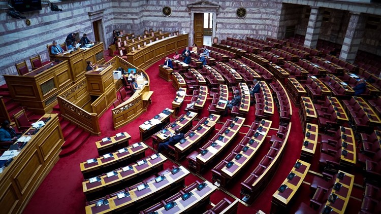 Βουλή: Ψηφίστηκε η κύρωση της προγραμματικής σύμβασης «Μετάβαση» και ΔΕΗ