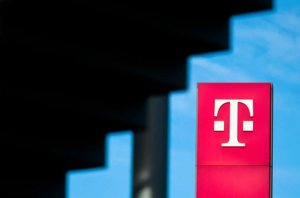 H Deutsche Telekom αφού έδιωξε τον Τσαμάζ, ξήλωσε και όλο το επιτελείο του στον ΟΤΕ