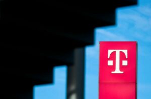 Deutsche Telekom: Διαψεύδει τα περί πώλησης του ΟΤΕ - Ψήφος εμπιστοσύνης στη διοίκηση