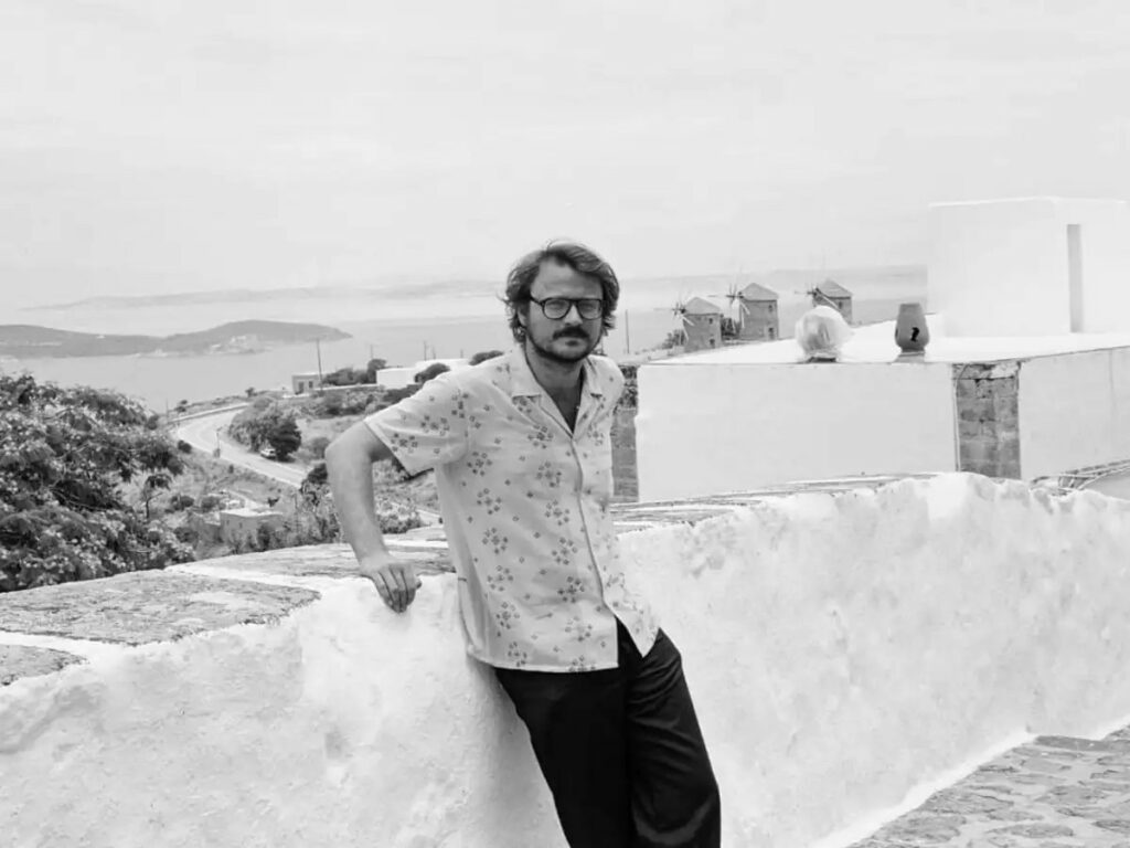 Σταύρος Νικόλαος Νιάρχος: Ποιος είναι ο Ελληνοαμερικανός που κάνει ρεπορτάζ στα μέτωπα του πολέμου