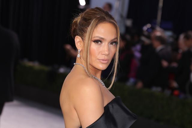 220720171712_jlo-beauty-