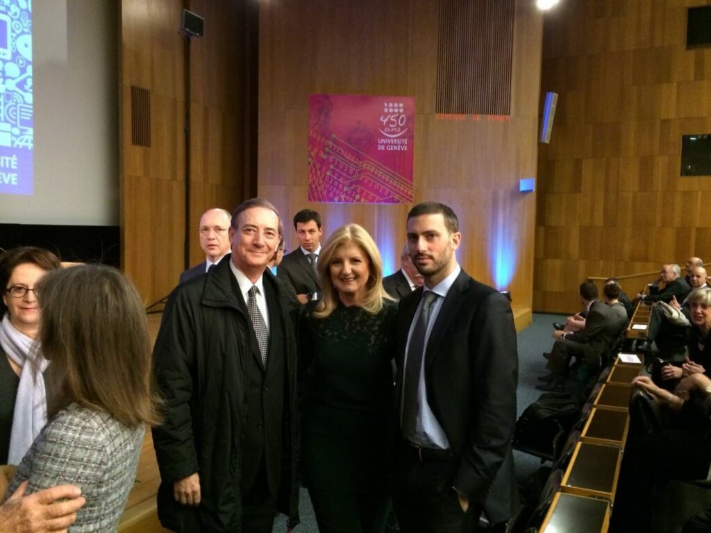 Ο Σπ. Λάτσης ενεργοποιεί το γιο του Γιάννη, τον αποκαλούμενο και «Dr John», στα ΕΛΠΕ! Ο μεγιστάνας επιθυμεί την ενεργοποίηση του «διαδόχου» του στην εγχώρια επιχειρηματική σκηνή!