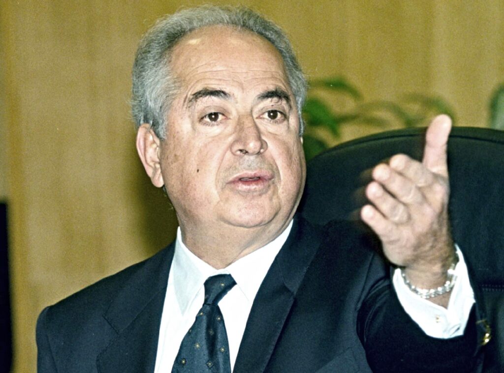 Δημήτρης Αποστολάκης.