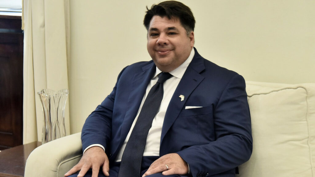 Ο πρέσβης των ΗΠΑ Τζωρτζ Τσούνης, τα γενέθλια και η παρέα με Βλάση, Χορόζογλου και Καρυπίδη