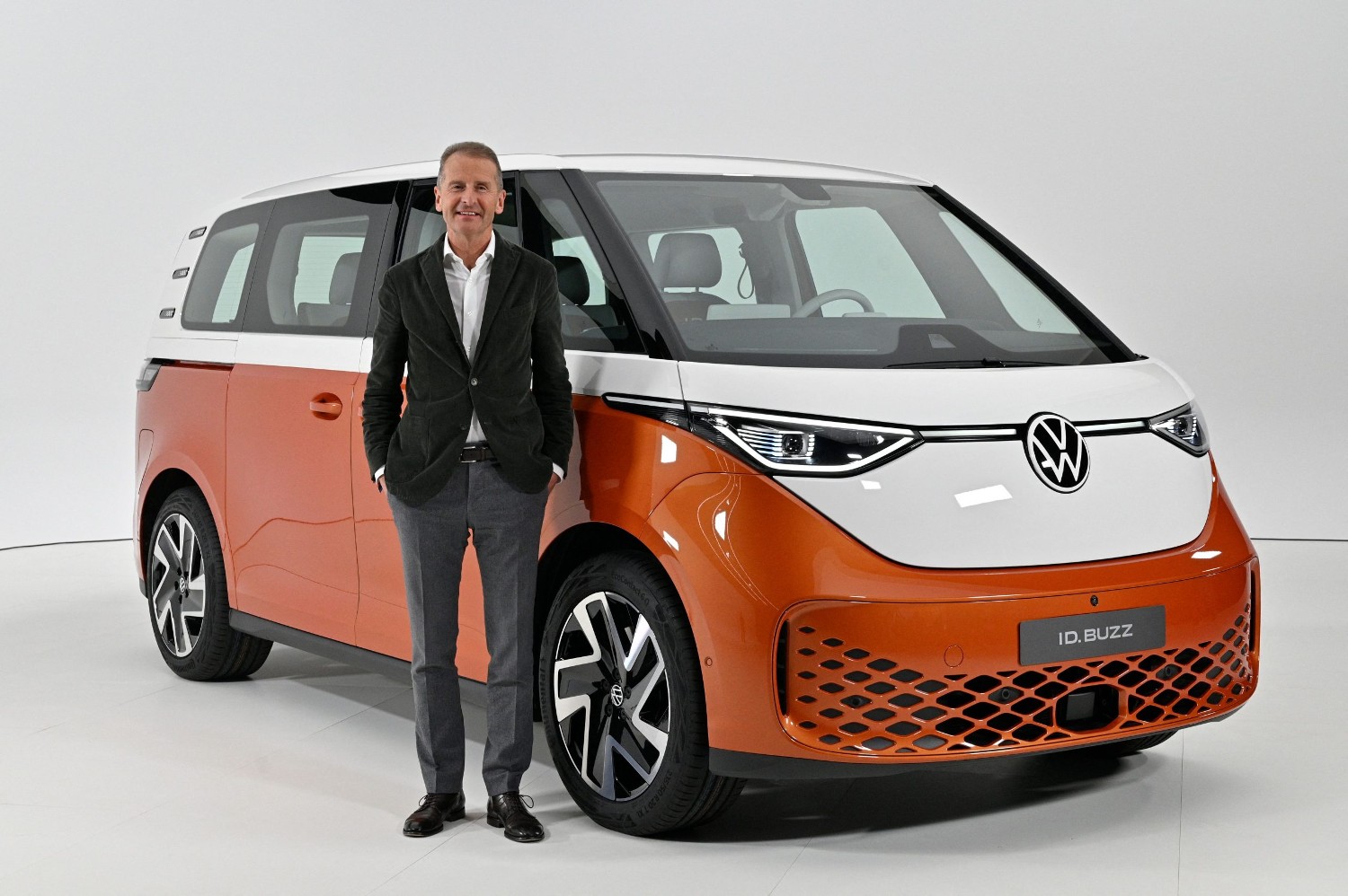 Xέρμπερτ Ντίες: Ποιοι είναι οι λόγοι που οδήγησαν τον CEO της VW στην έξοδο