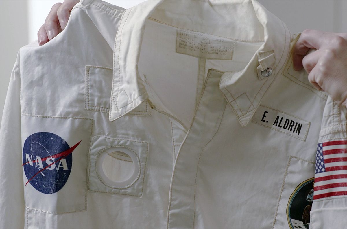 Πωλούνται σε δημοπρασία ρούχα και αντικείμενα από την προσωπική συλλογή του πρώην αστροναύτη Μπαζ Όλντριν