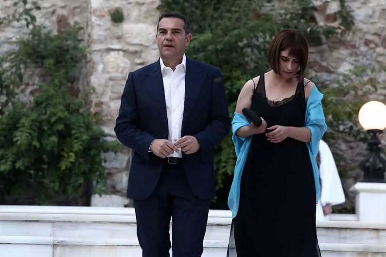 Πλεύρης κατά Τσίπρα: Πήγε στο προεδρικό με covid, χωρίς μάσκα - Τι απαντά ο ΣΥΡΙΖΑ