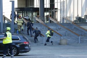 Δανία: Ανατριχιαστικό βίντεο από την επίθεση στο εμπορικό της Κοπεγχάγης - Συνελήφθη ο 22χρονος μακελάρης
