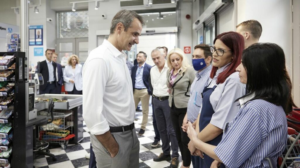 Μητσοτάκης: Επισκέφτηκε σούπερ μάρκετ για την ψηφιακή κάρτα εργασίας - «Οι εργοδότες δεν θα μπορούν να εκμεταλλεύονται εργαζόμενους»