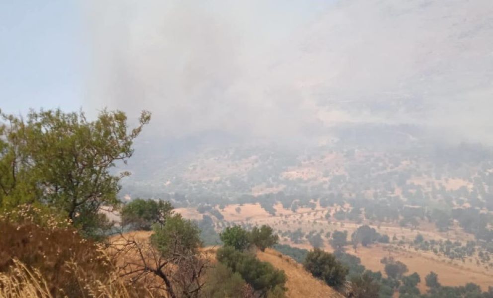 Ανεξέλεγκτη η φωτιά στην Κρύα Βρύση Ρεθύμνου - Στη μάχη και εναέρια μέσα
