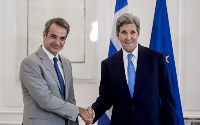 Συναντήθηκαν Κ. Μητσοτάκης - Τζον Κέρι: «Η Ελλάδα είναι το κέντρο των εξελίξεων»