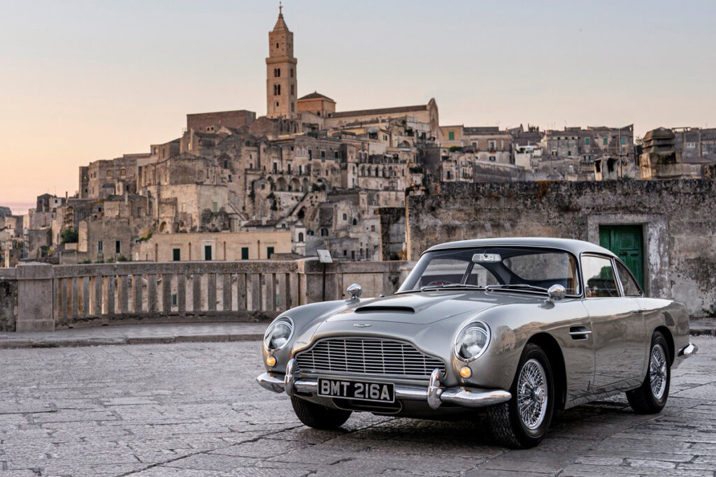 Η Aston Martin DB5 του James Bond που κοστίζει πάνω απο 2 εκατ. ευρώ!