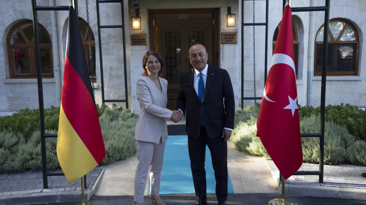 Αλλαγή στη στάση της Γερμανίας απέναντι στην Τουρκία βλέπει το Politico