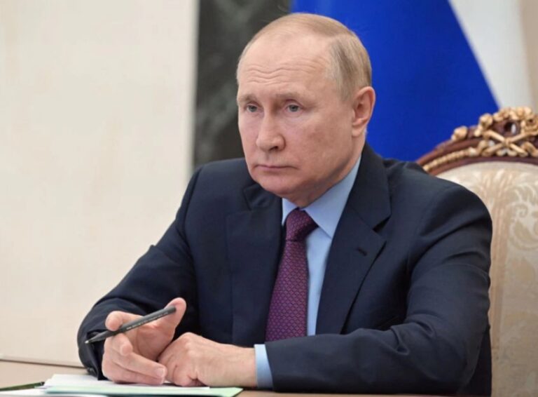 Πούτιν: Δεν θα συμμετάσχει στη σύνοδο κορυφής της ομάδας BRICS