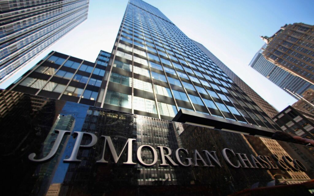 JP Morgan: Αναβαθμίζει τις τιμές στόχους των ελληνικών τραπεζών - Η εξαίρεση