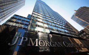 JP Morgan: Αναβαθμίζει τις τιμές στόχους των ελληνικών τραπεζών - Η εξαίρεση