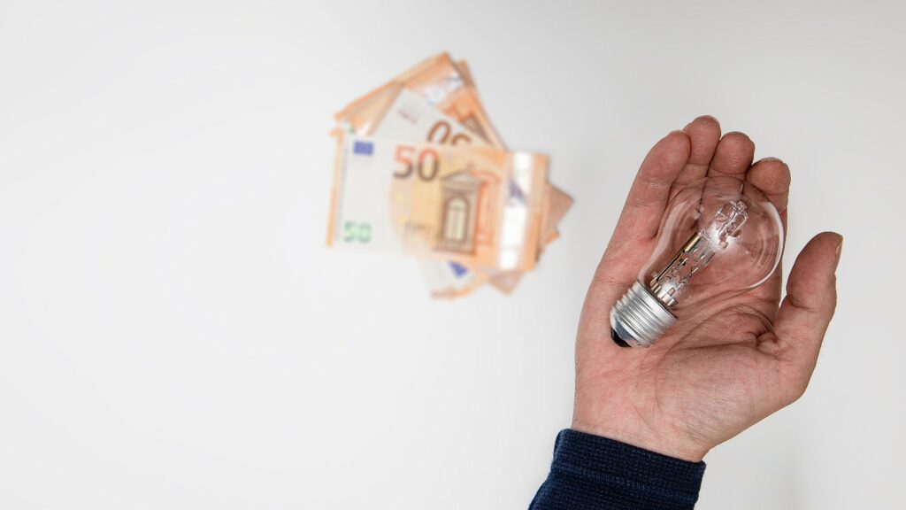 H «κρυφή» επιβάρυνση στους λογαριασμούς του ηλεκτρικού ρεύματος