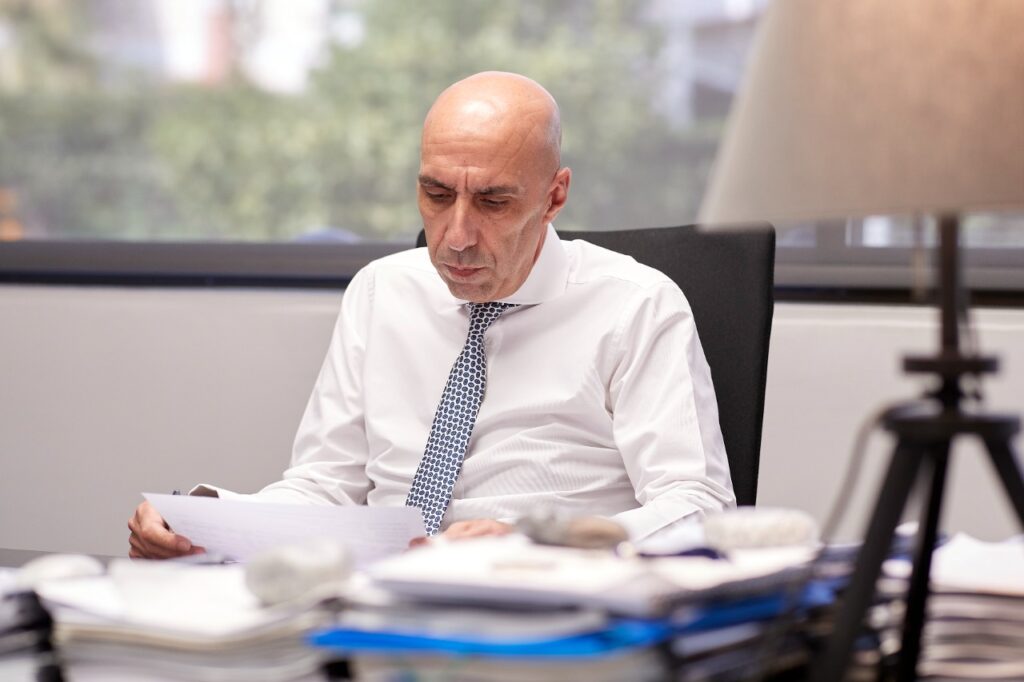 Ο Γιάννης Μπρατάκος νέος γενικός γραμματέας του πρωθυπουργού
