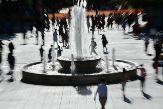 Πλατεία Συντάγματος: Οι πρώτες εικόνες από την ανάπλαση