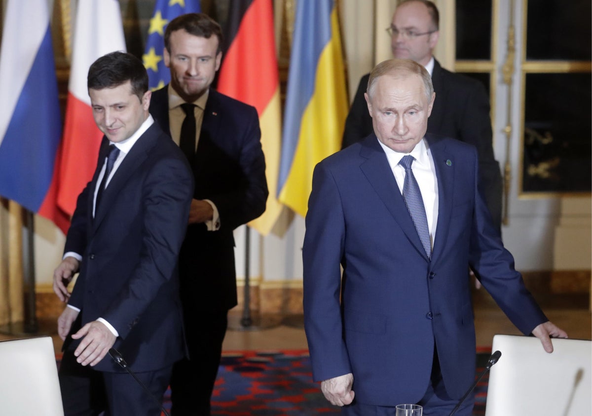 Πεσκόφ: Δεν υπάρχει βάση για συνάντηση Πούτιν-Ζελένσκι