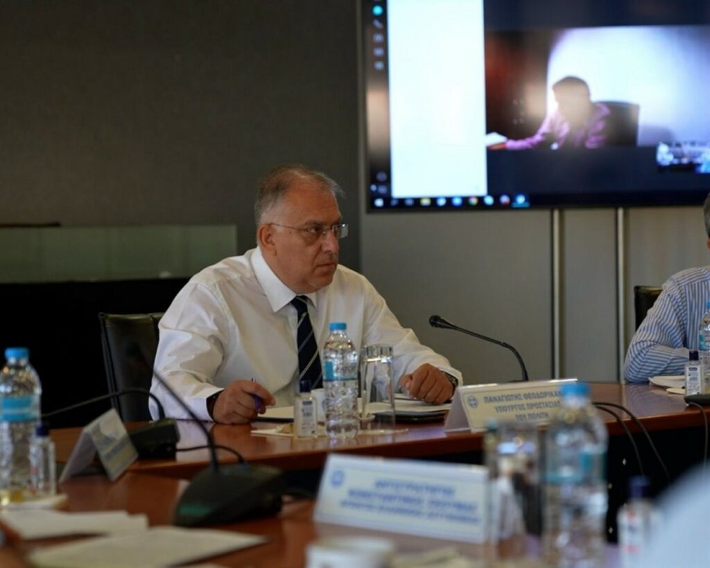 Τελεσίγραφο Θεοδωρικάκου στις ομάδες: Κανένα «μαγαζί» χουλιγκανισμού δεν θα ξανανοίξει