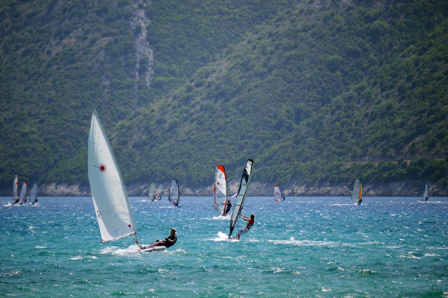 Καιρός: Ζέστη και άνεμοι έως 7 μποφόρ - Πού υπάρχει πιθανότητα βροχής και πού κίνδυνος πυρκαγιάς