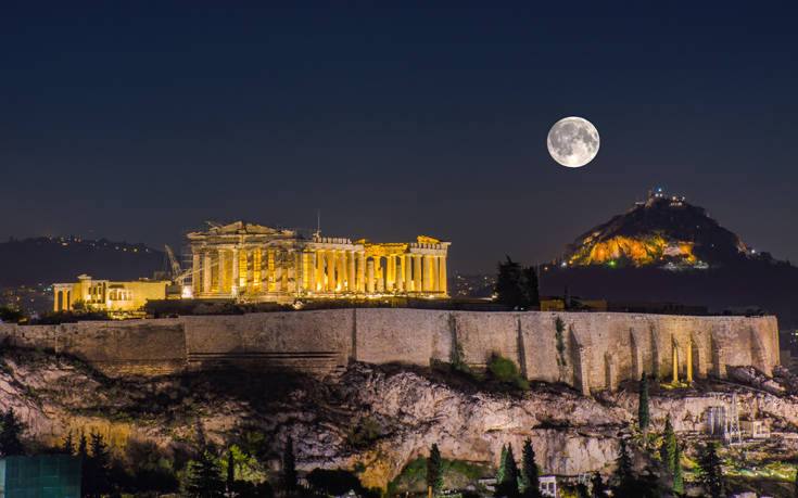 Αθήνα: Όμορφα σημεία για να απολαύσετε την Πανσέληνο - Μουσικές, θέα, και θάλασσα