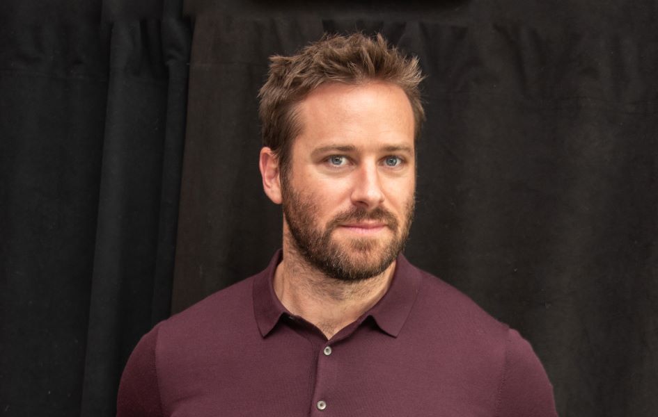 Armie Hammer: Κυκλοφόρησε το τρέιλερ του ντοκιμαντέρ που ρίχνει «φως» στις καταγγελίες για κανιβαλισμό