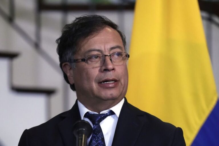 Κολομβία: Η κυβέρνηση θέλει να αρχίσει νέες ειρηνευτικές διαπραγματεύσεις με οργάνωση ανταρτών