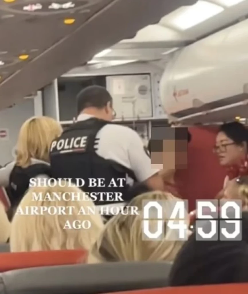 Χάος σε πτήση Λάρνακα – Μάντσεστερ, ημίγυμνη γυναίκα έτρεχε προς το πιλοτήριο φωνάζοντας “Allahu Akbar”